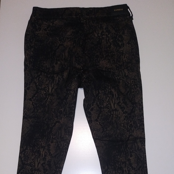 NWT Women's Express Skinny Mid Rise Jeans Size 6L Black With Metallic Pattern - Picture 6 of 11